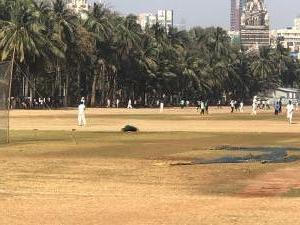 A cricket match being played at the Oval Maidan in Mumbai - it was only 26℃!