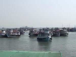 All the boats lined up to the thousands of tourists to Elephanta